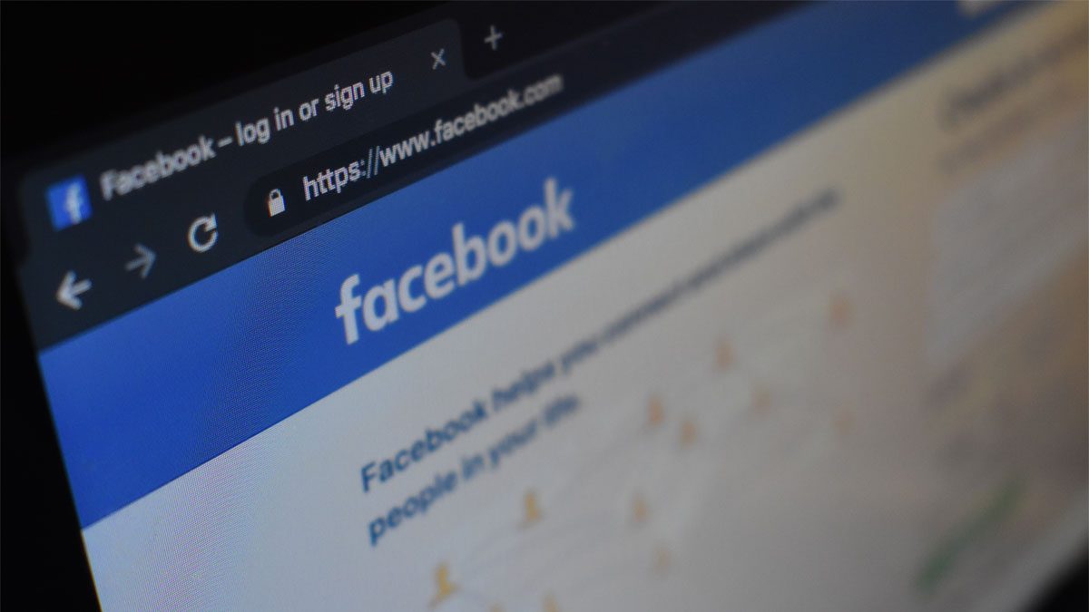 How to Get on Facebook at School Fast and Easy (9 Methods)